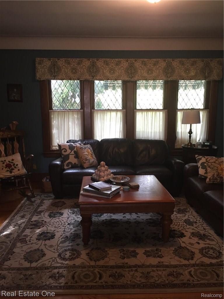 1036 Nottingham Road Grosse Pointe, MI 48230 - Photo 13 of 53 IMG-4903.JPG