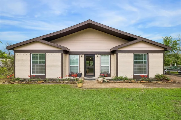 $420,000 | 103 Spanish Trace Street, Crosby, TX 77532