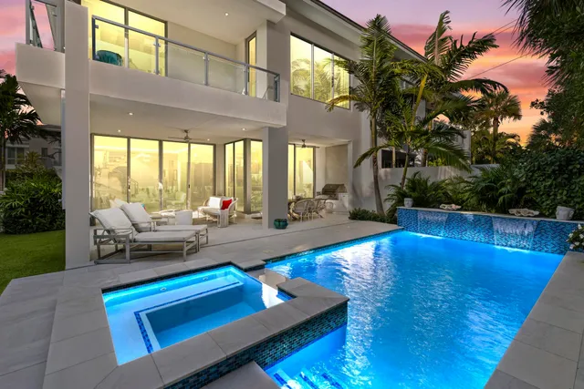 $5,399,000 | 402 Ocean One Lane, Juno Beach, FL 33408