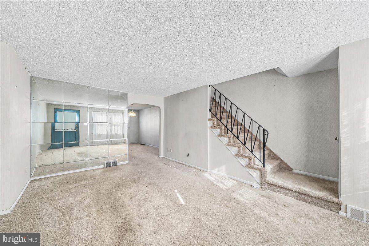 2038 Kent Road Folcroft, PA 19032 - Photo 3 of 17 Gallery Image 3