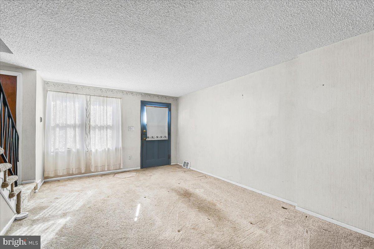 2038 Kent Road Folcroft, PA 19032 - Photo 5 of 17 Gallery Image 5