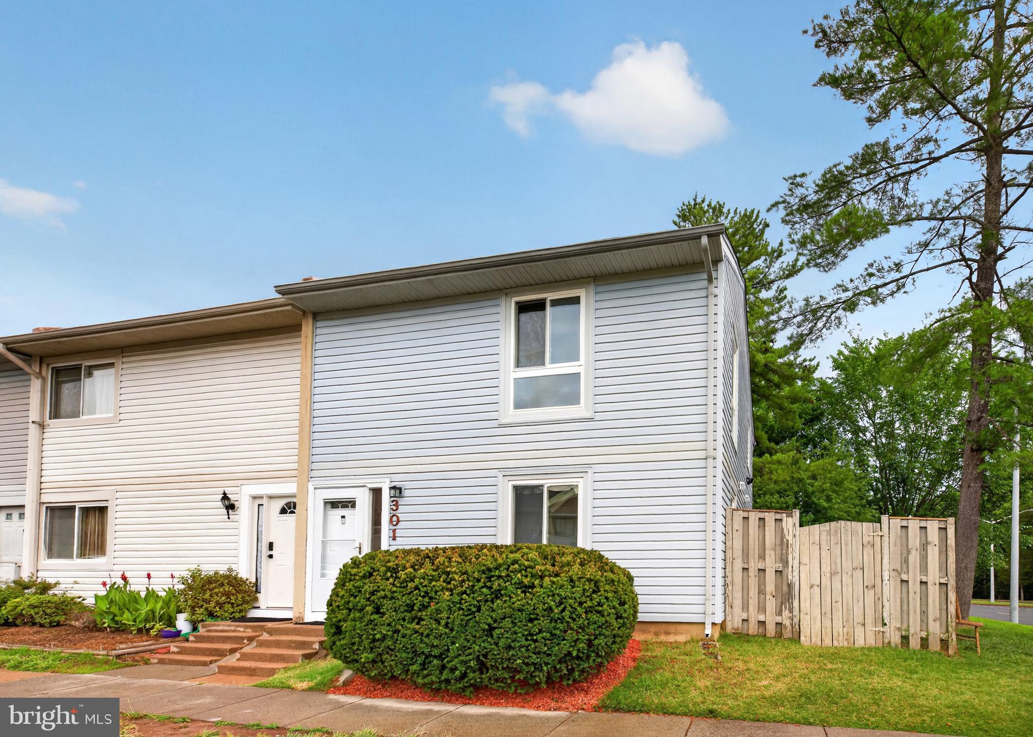 301 Reneau Way Herndon, VA 20170 - Photo 33 of 39