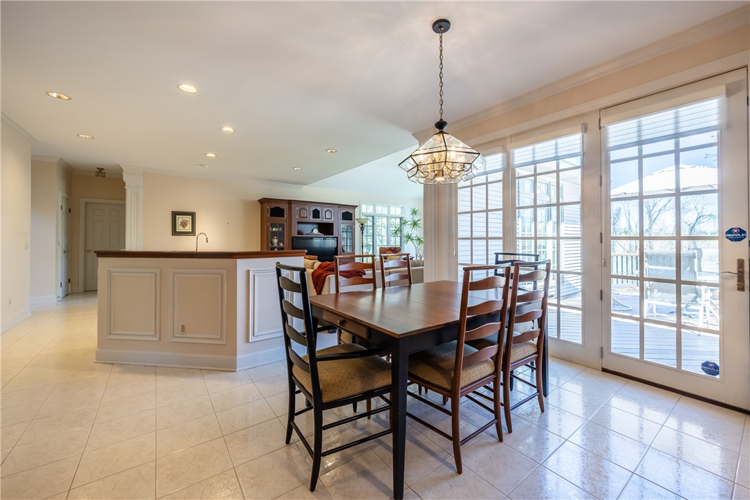 14 Ambergate Rise Pittsford, NY 14534 - Photo 13 of 50 DESIGNER KITCHEN WITH A DINING AREA!