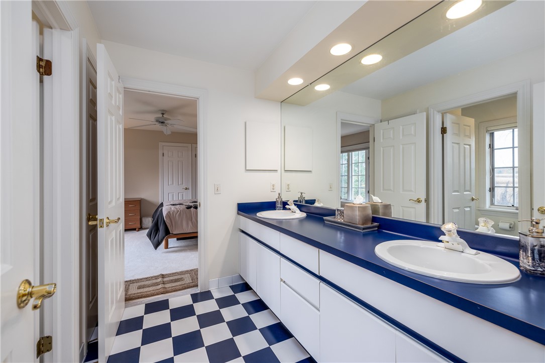 14 Ambergate Rise Pittsford, NY 14534 - Photo 25 of 50 JACK'N'JILL BATHROOM
