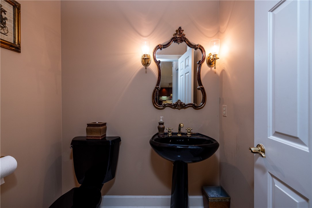 14 Ambergate Rise Pittsford, NY 14534 - Photo 32 of 50 TWO FIRST FLOOR POWDER ROOMS!