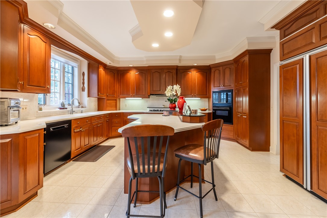 14 Ambergate Rise Pittsford, NY 14534 - Photo 10 of 50 DESIGNER KITCHEN!