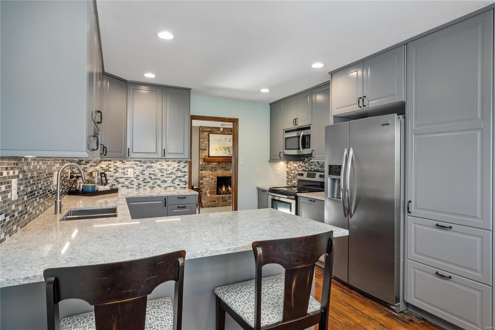 1915 Dewitt Ridge Drive Chesterfield, MO 63017 - Photo 7 of 26 Gallery Image 7