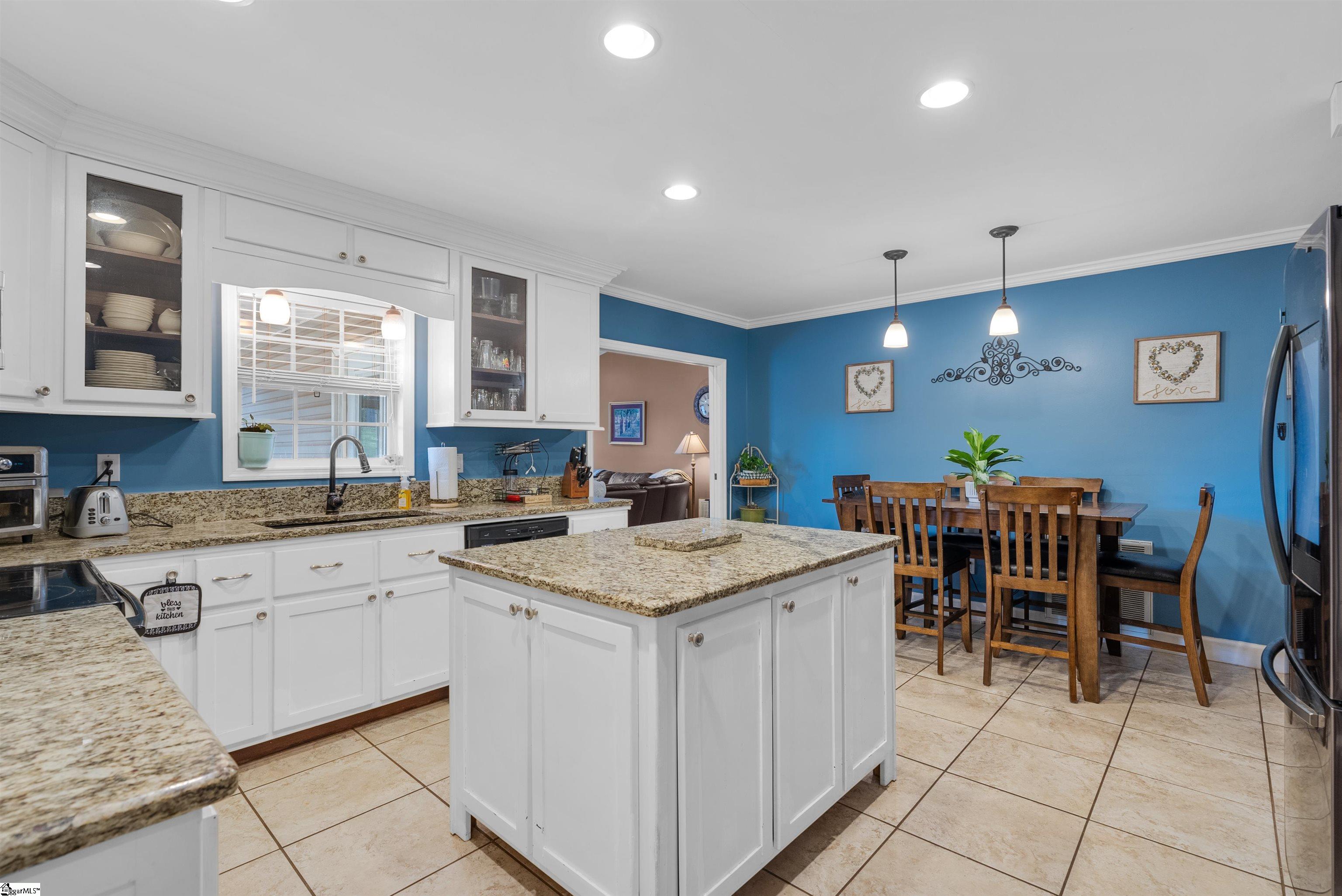 1216 White Road Piedmont, SC 29673 - Photo 5 of 49 Gallery Image 5