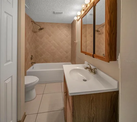 $1,900 | 2002 Blue Hawk Court, Unit 1723, Clearwater, FL 33762