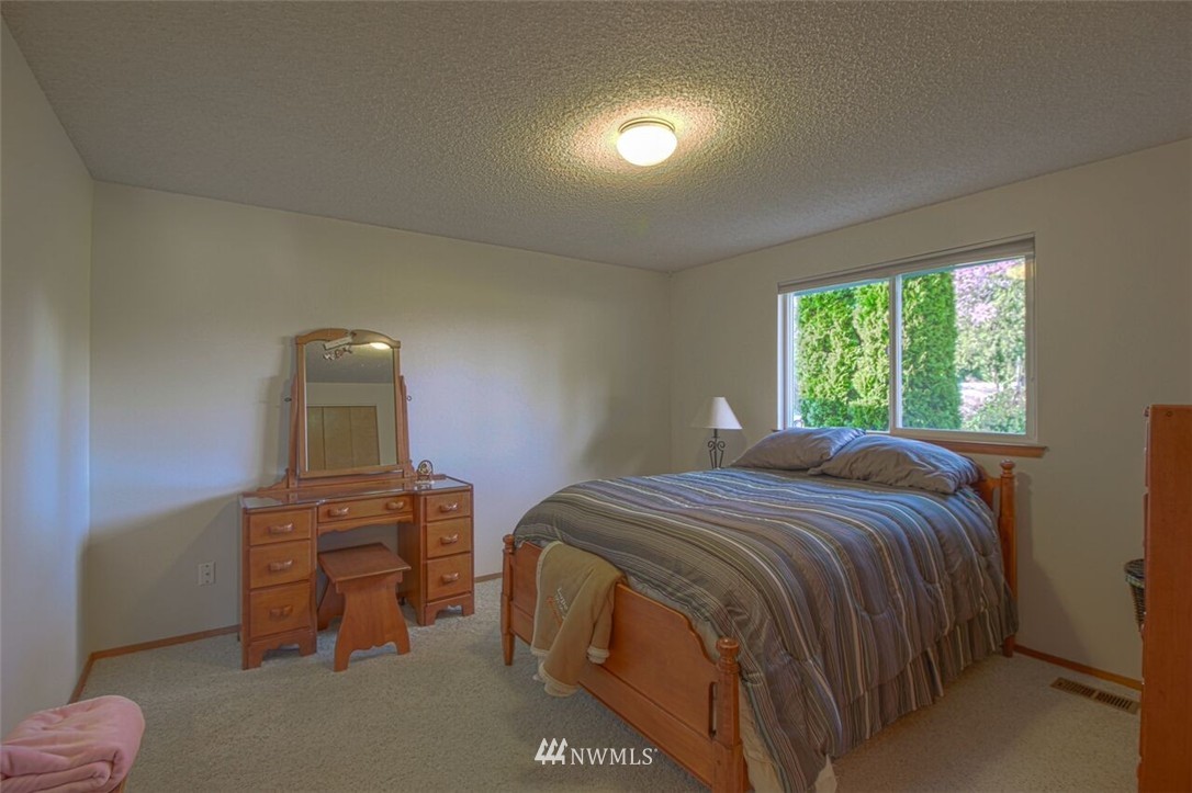 9625 Case Road Southwest Olympia, WA 98512 - Photo 16 of 19 Gallery Image 16