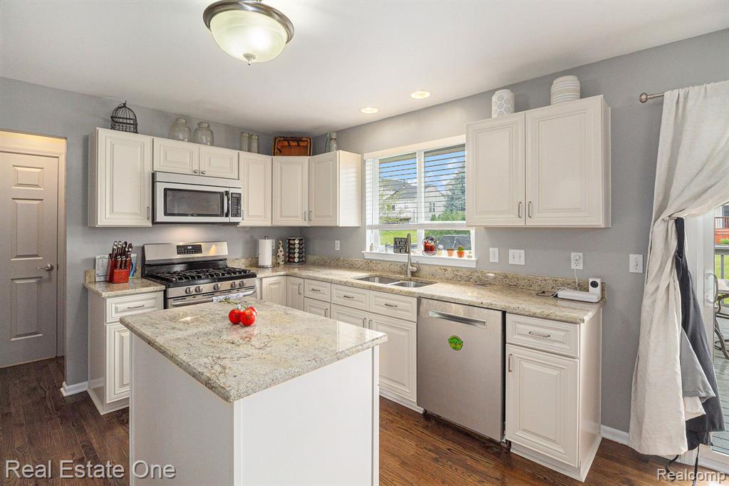 852 Deer Run Lake Road Holly, MI 48442 - Photo 10 of 40 Gallery Image 10