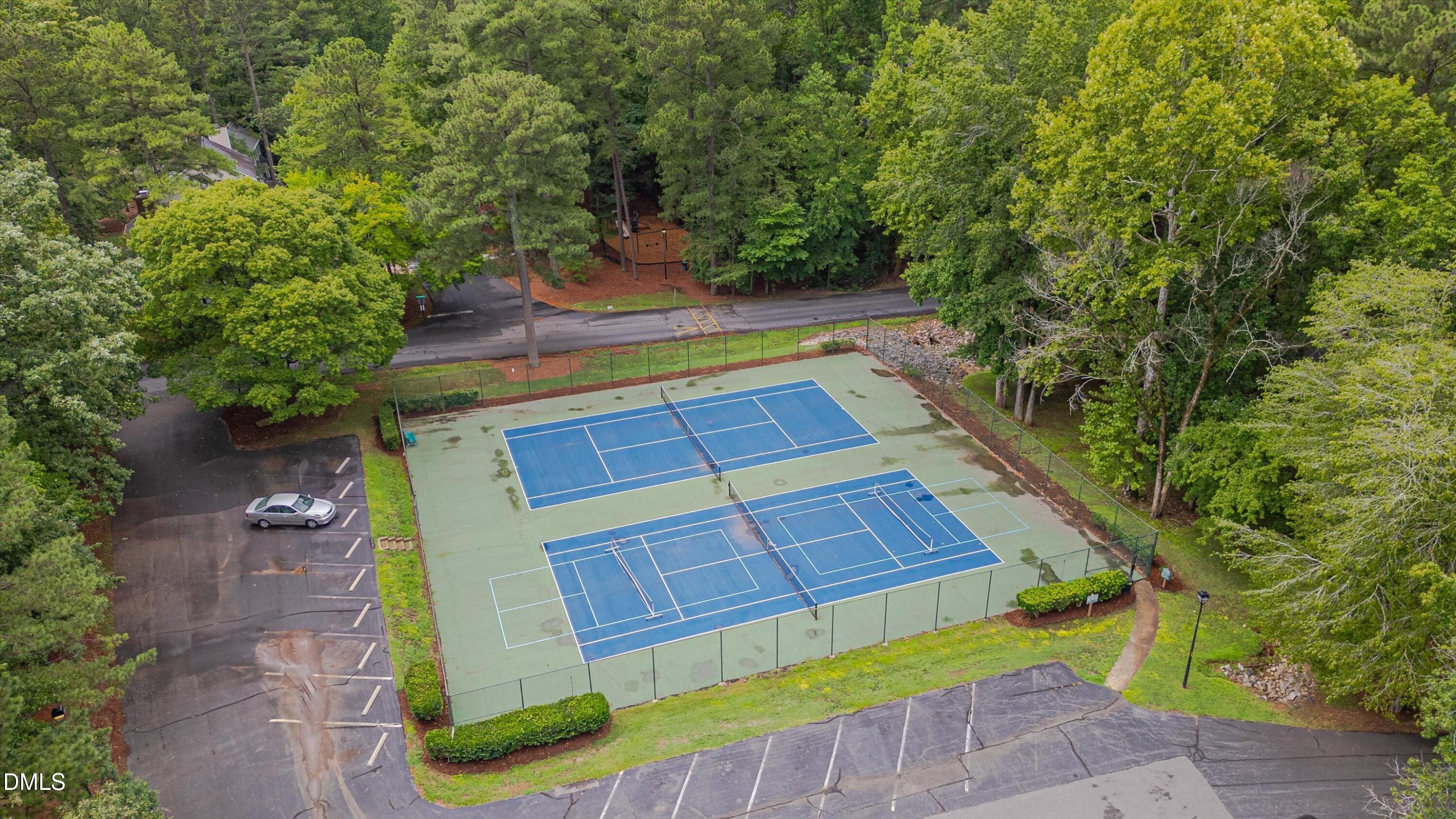 4600 Hamptonshire Drive Raleigh, NC 27613 - Photo 32 of 35 32-4600 Hamptonshire Drive-32