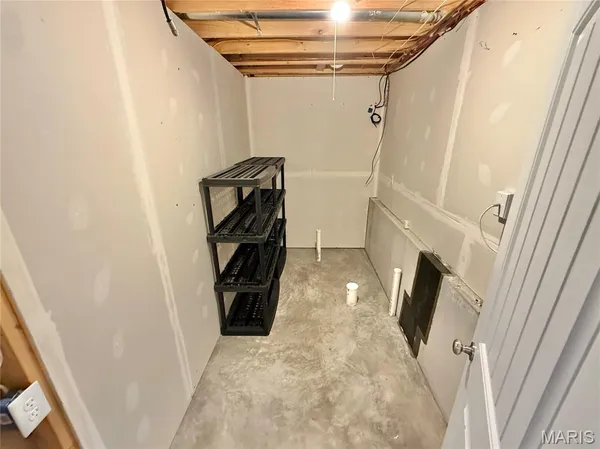 $299,900 | 6284 Twin Springs Boulevard, Cedar Hill, MO 63016
