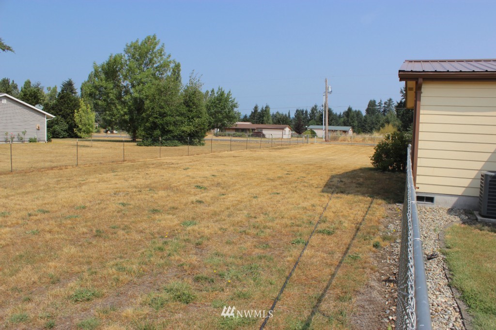 8643 180th Way Southwest Rochester, WA 98579 - Photo 7 of 22