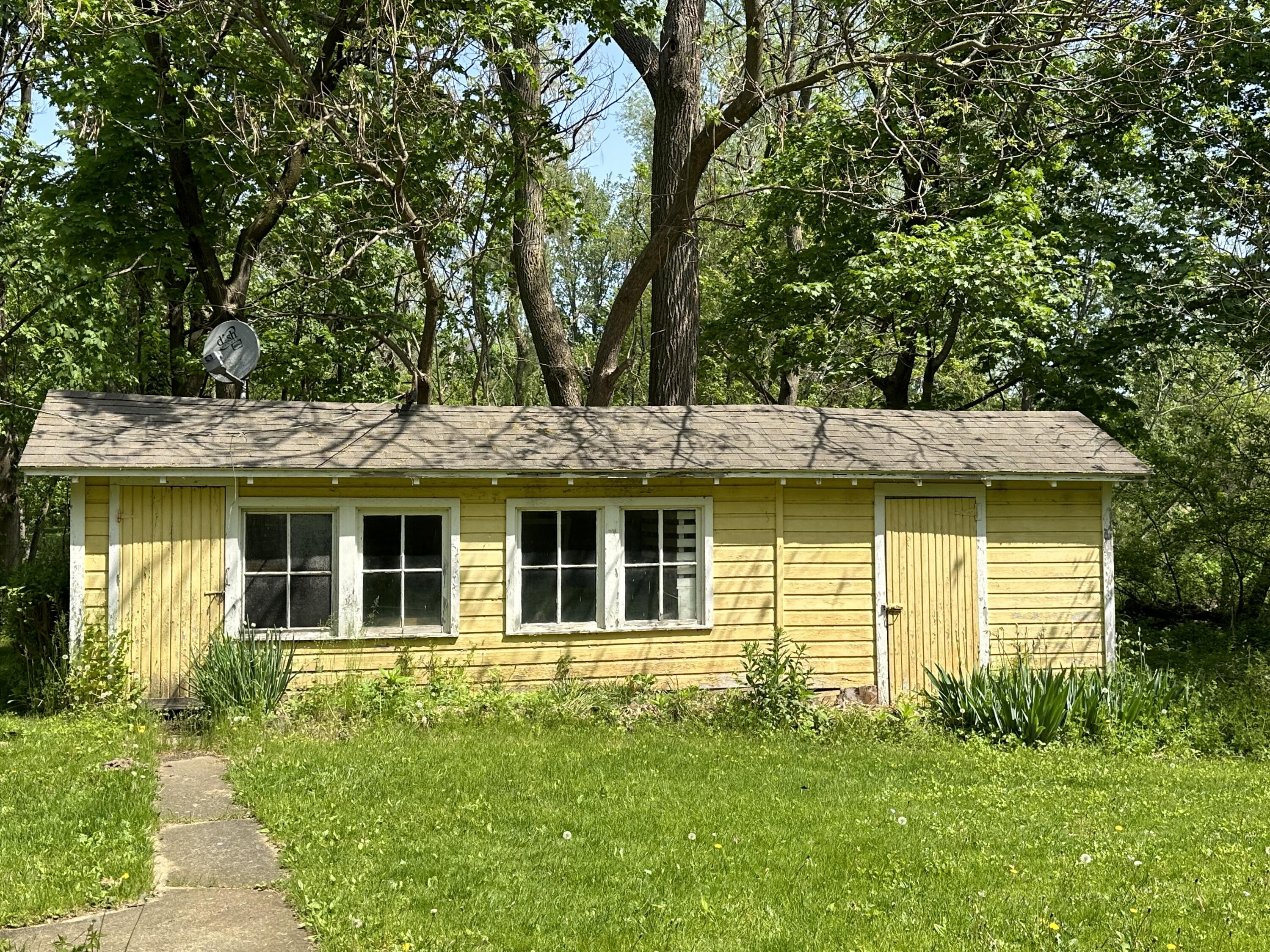 463-471 Stuart Lake Road Marshall, MI 49068 - Photo 31 of 34 IMG-1302