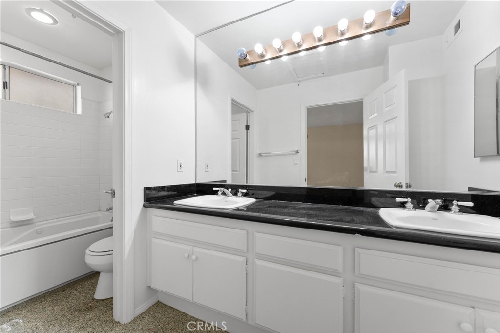 451 South Oakland Avenue, Unit 4 Pasadena, CA 91101 - Photo 17 of 23