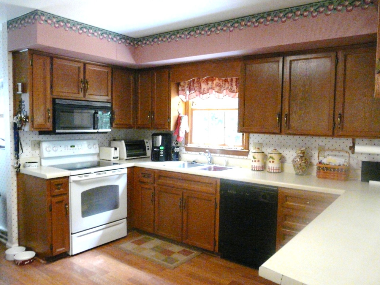 6030 Burnham Road Roanoke, VA 24018 - Photo 11 of 19 Kitchen
