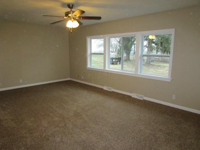 270 Overdrive Road Newark, OH 43056 - Photo 2 of 12 Gallery Image 2