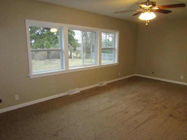270 Overdrive Road Newark, OH 43056 - Photo 3 of 12 Gallery Image 3