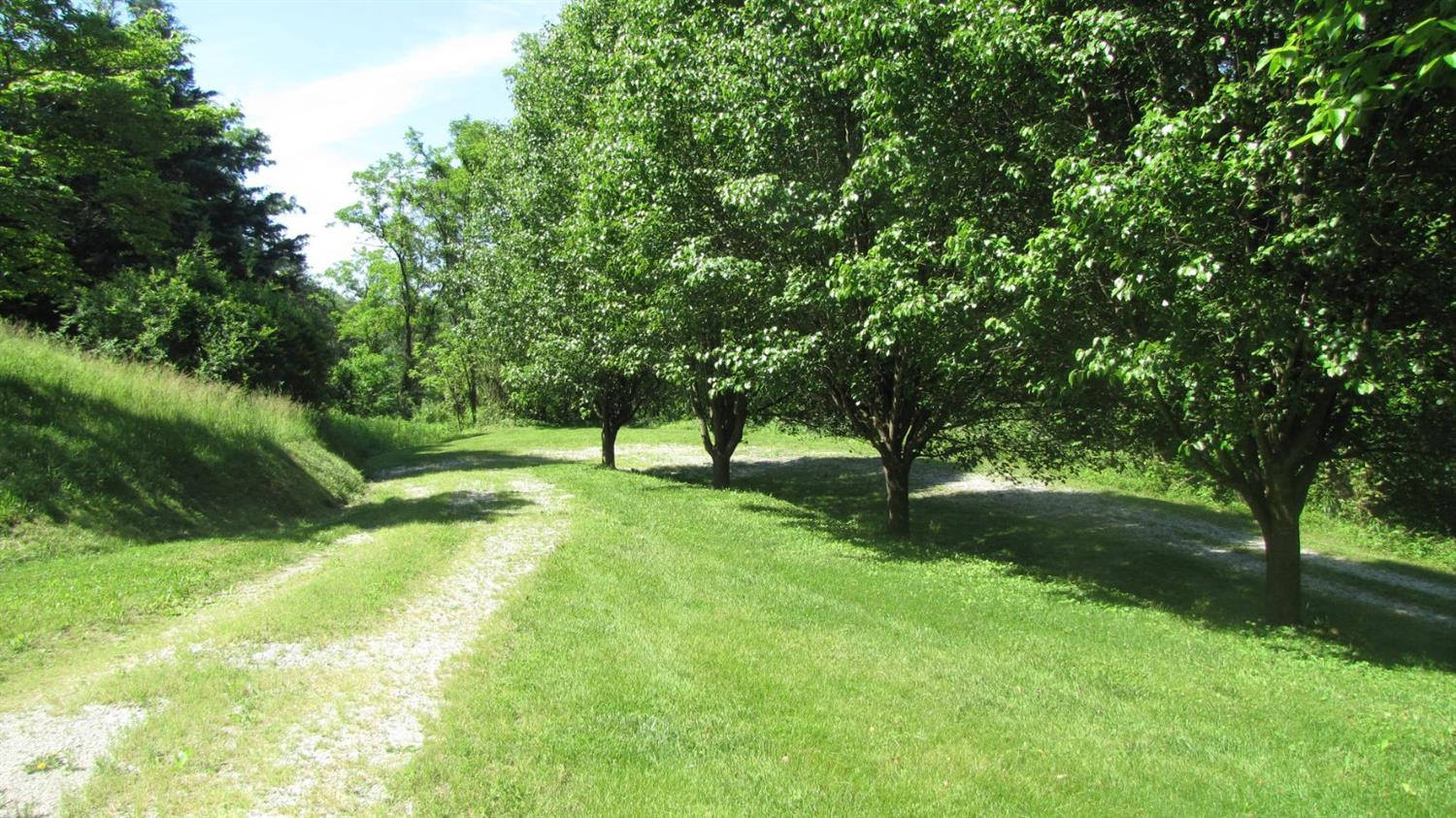 90 Roy Cox Road Manchester, KY 40962 - Photo 2 of 36 Photo 2
