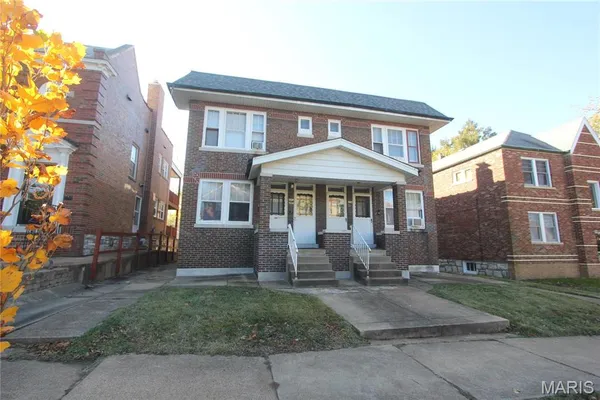 $1,025 | 5424 Rhodes Avenue, Unit 2F, St. Louis, MO 63109