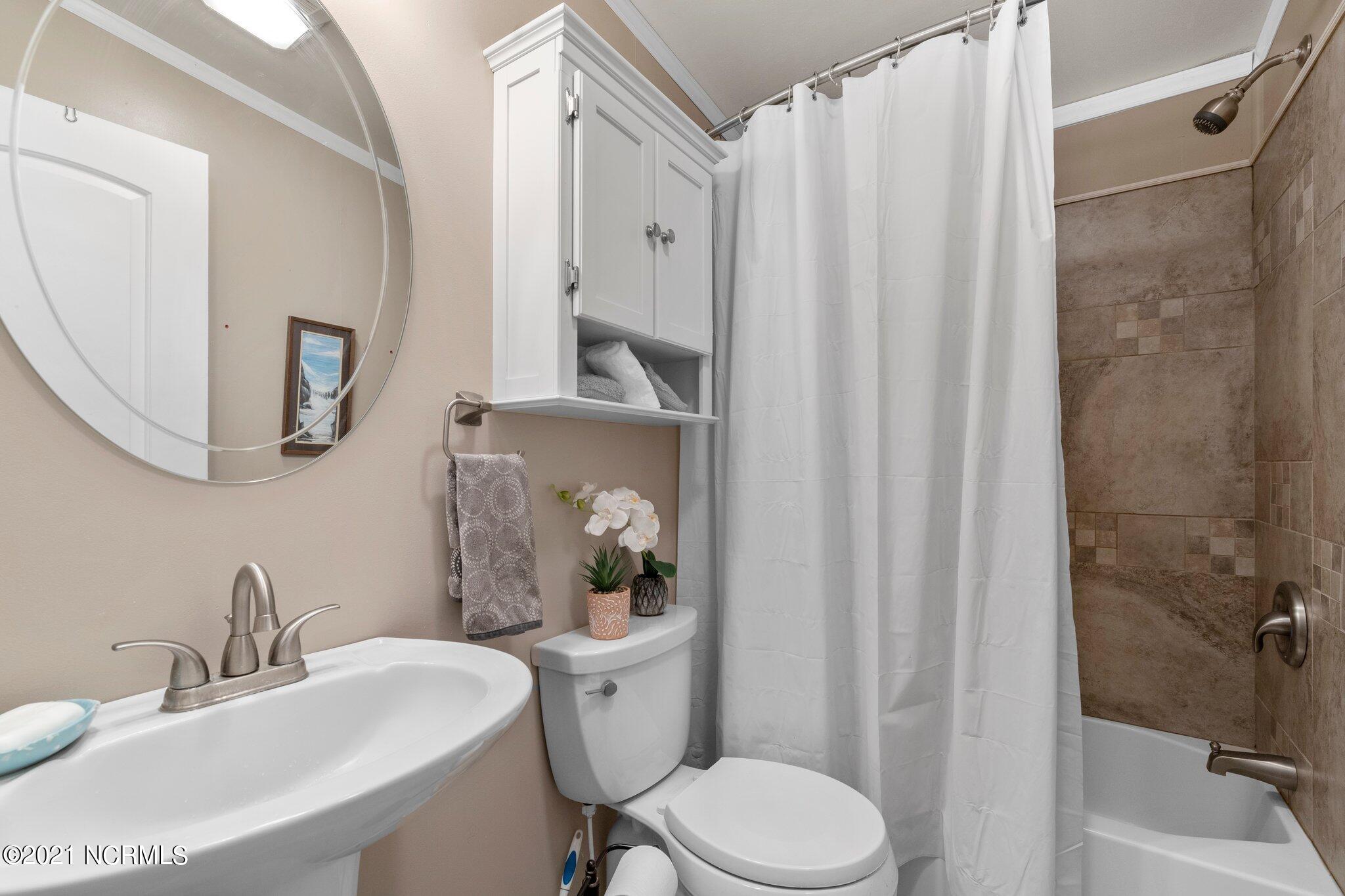 1477 Farm Life School Road Carthage, NC 28327 - Photo 21 of 32 Second Bathroom
