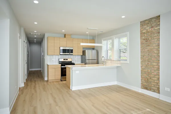 $2,395 | 2127 South Marshall Boulevard, Unit 2, Chicago, IL 60623