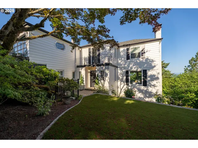 $1,100,000 | 6442 Southwest Parkhill Drive, Portland, OR 97239