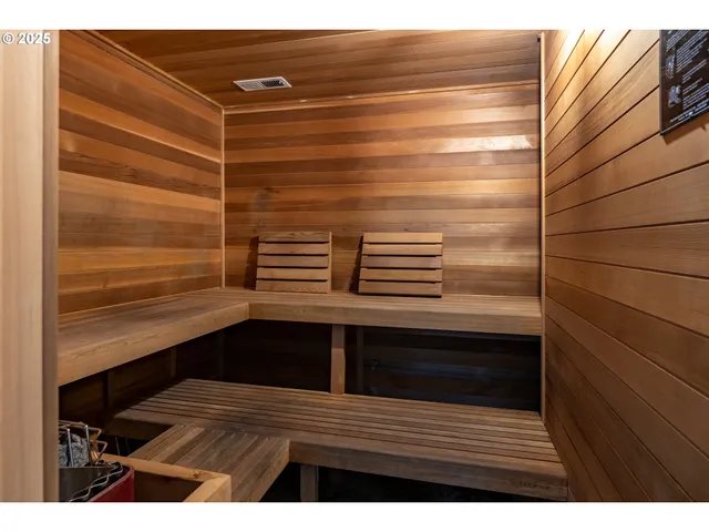 $1,100,000 | 6442 Southwest Parkhill Drive, Portland, OR 97239