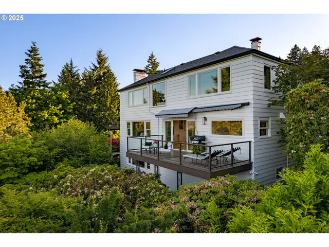 $1,100,000 | 6442 Southwest Parkhill Drive, Portland, OR 97239