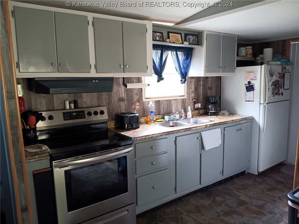 653 Herold Road Sutton, WV 26601 - Photo 2 of 23 Kitchen