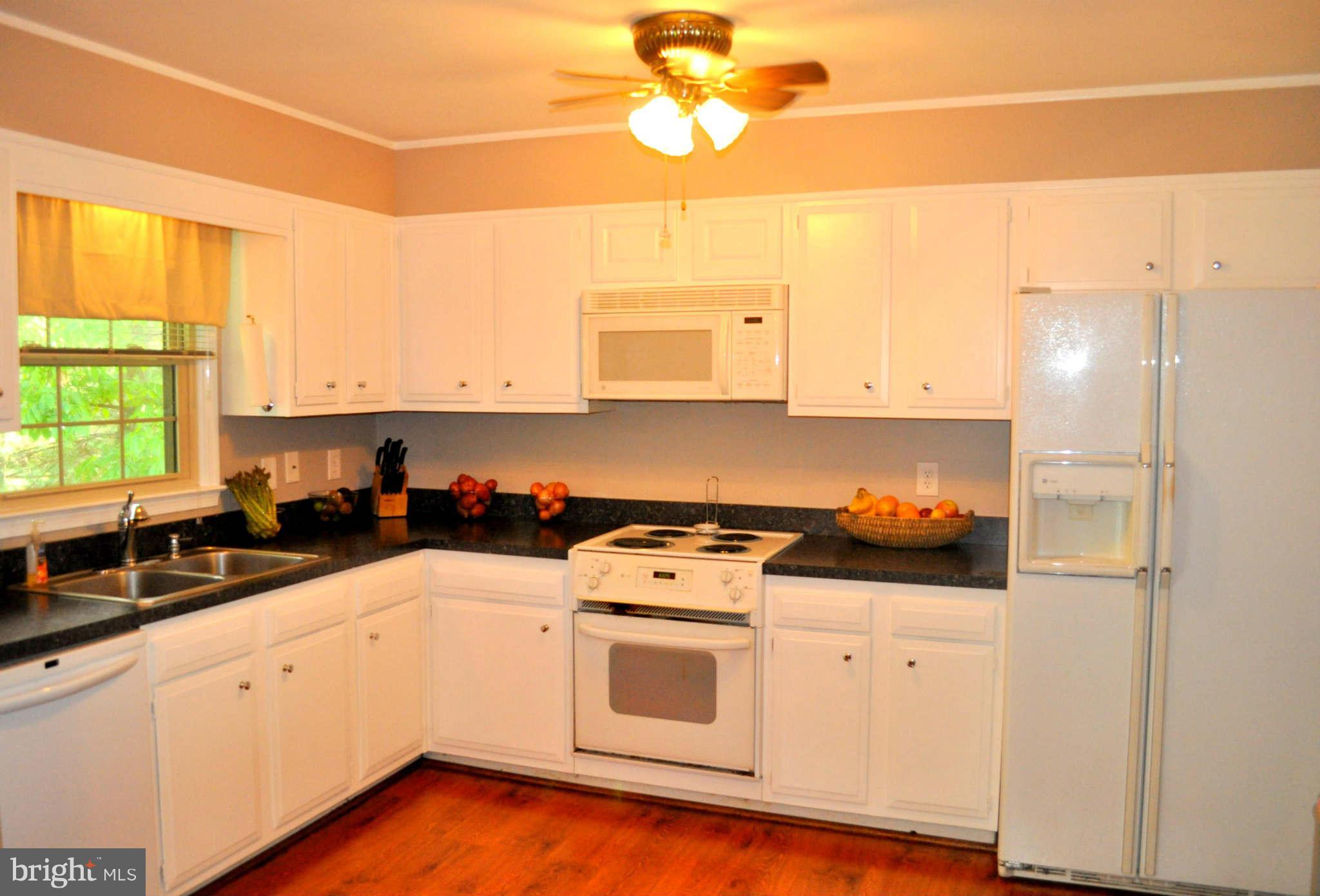 438 Ferry Road Fredericksburg, VA 22405 - Photo 2 of 29 Kitchen