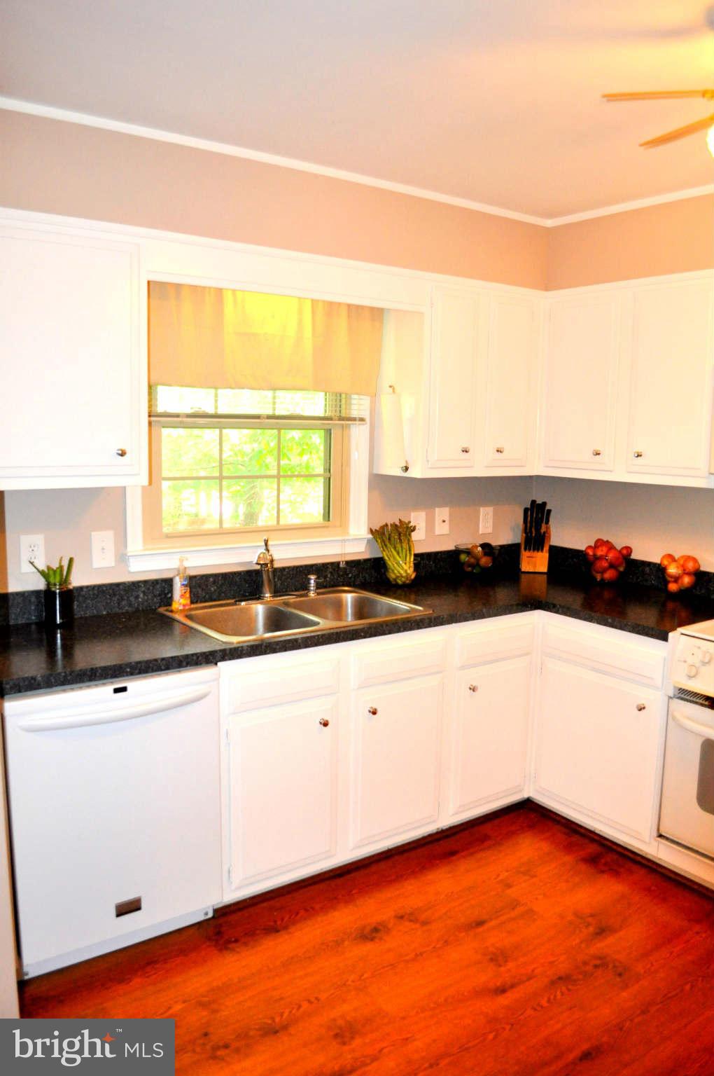 438 Ferry Road Fredericksburg, VA 22405 - Photo 6 of 29 Kitchen