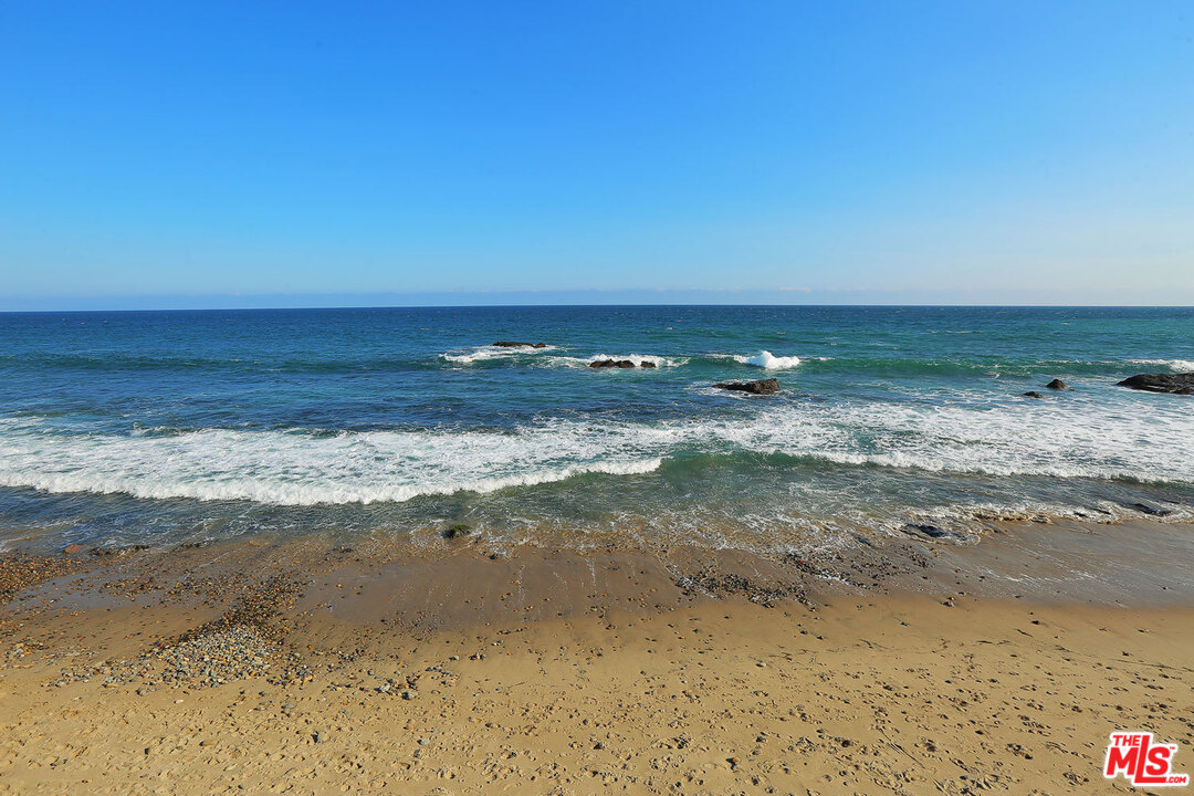 24916 Malibu Road Malibu, CA 90265 - Photo 12 of 39