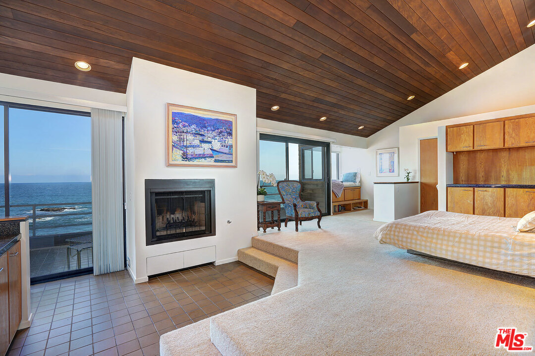 24916 Malibu Road Malibu, CA 90265 - Photo 18 of 39