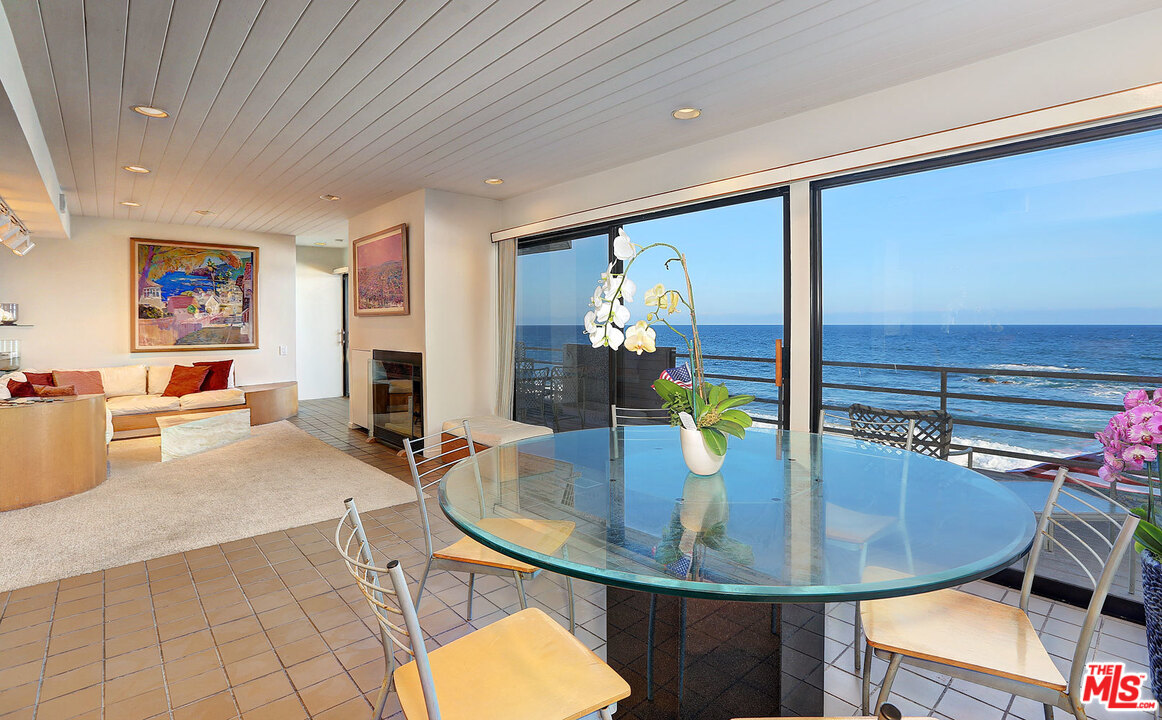 24916 Malibu Road Malibu, CA 90265 - Photo 9 of 39