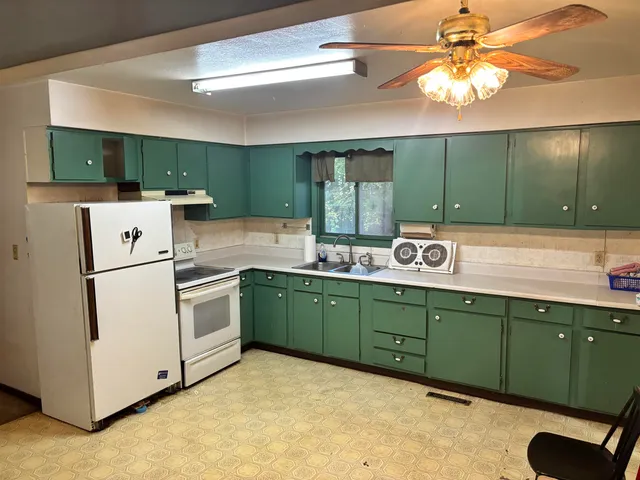 $120,000 | W7924 Coleman Avenue, Amberg, WI 54102