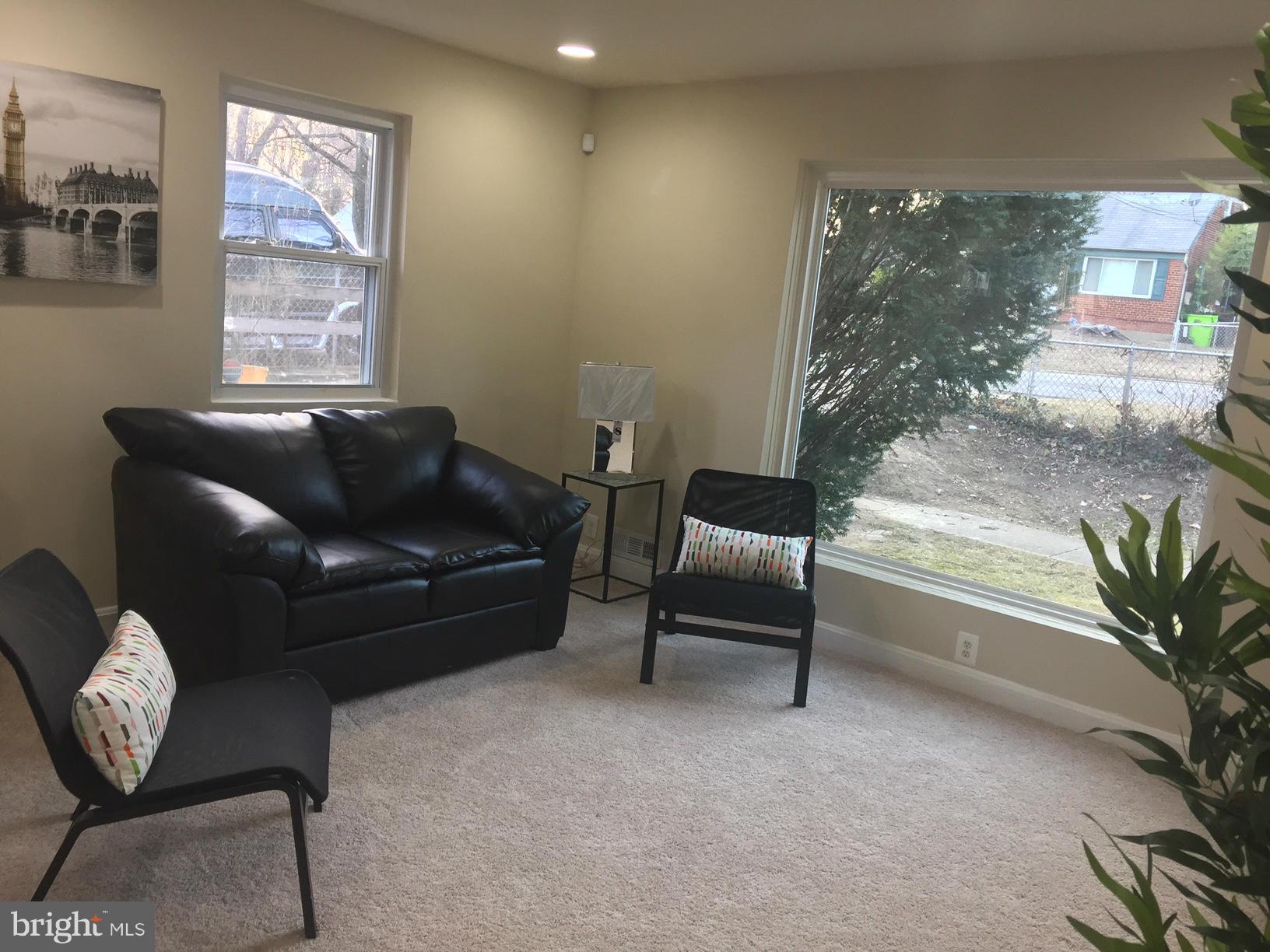 910 Brooke Road Capitol Heights, MD 20743 - Photo 4 of 27 Family Room