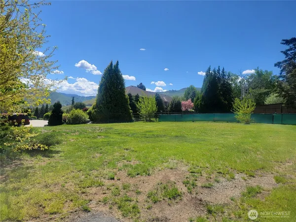 $550,000 | 1823 N Road, Wenatchee, WA 98801
