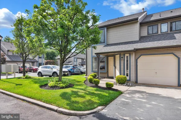 $327,500 | 906 Chesterwood Court, Marlton, NJ 08053