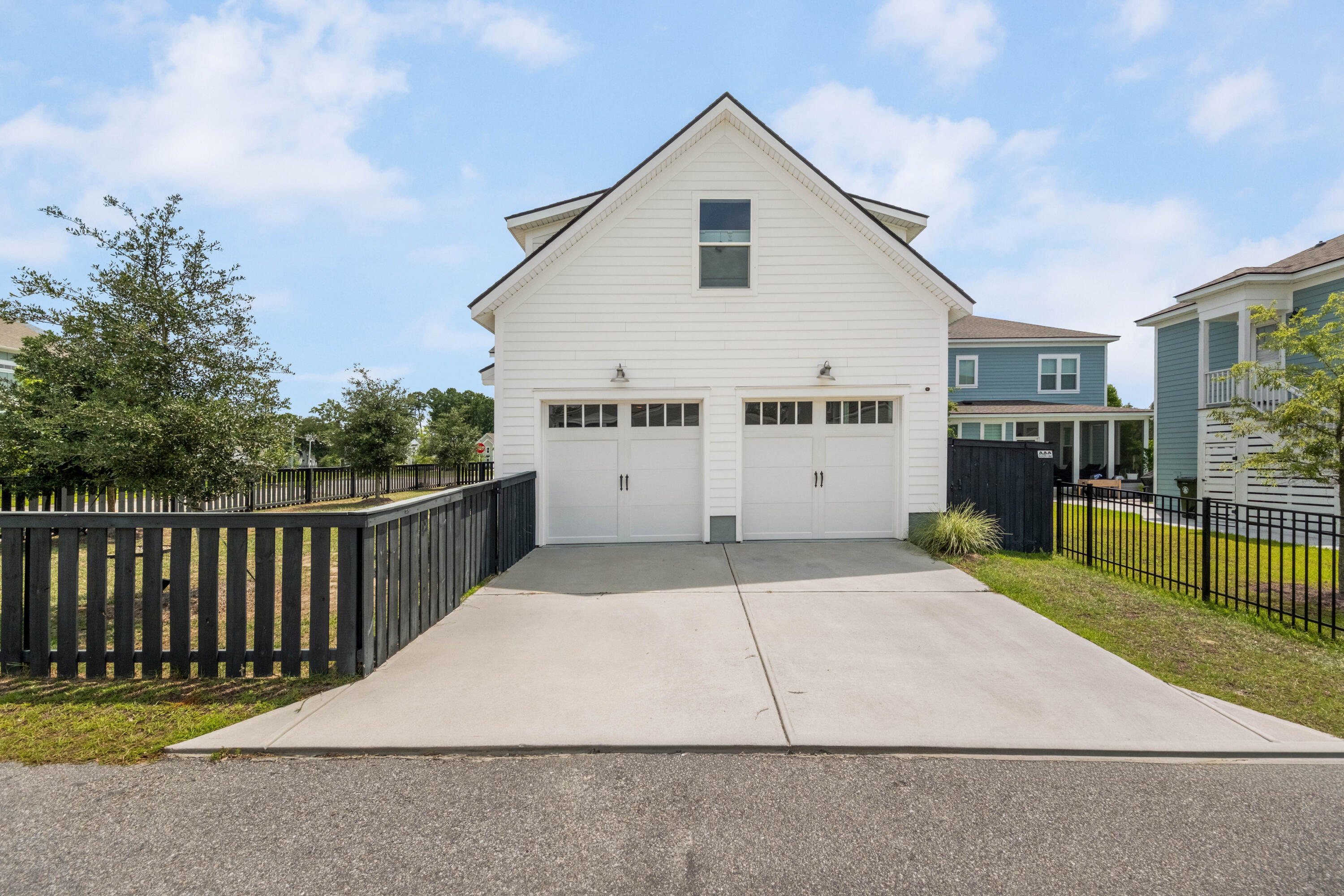 2229 Generals Street Charleston, SC 29492 - Photo 2 of 36 02