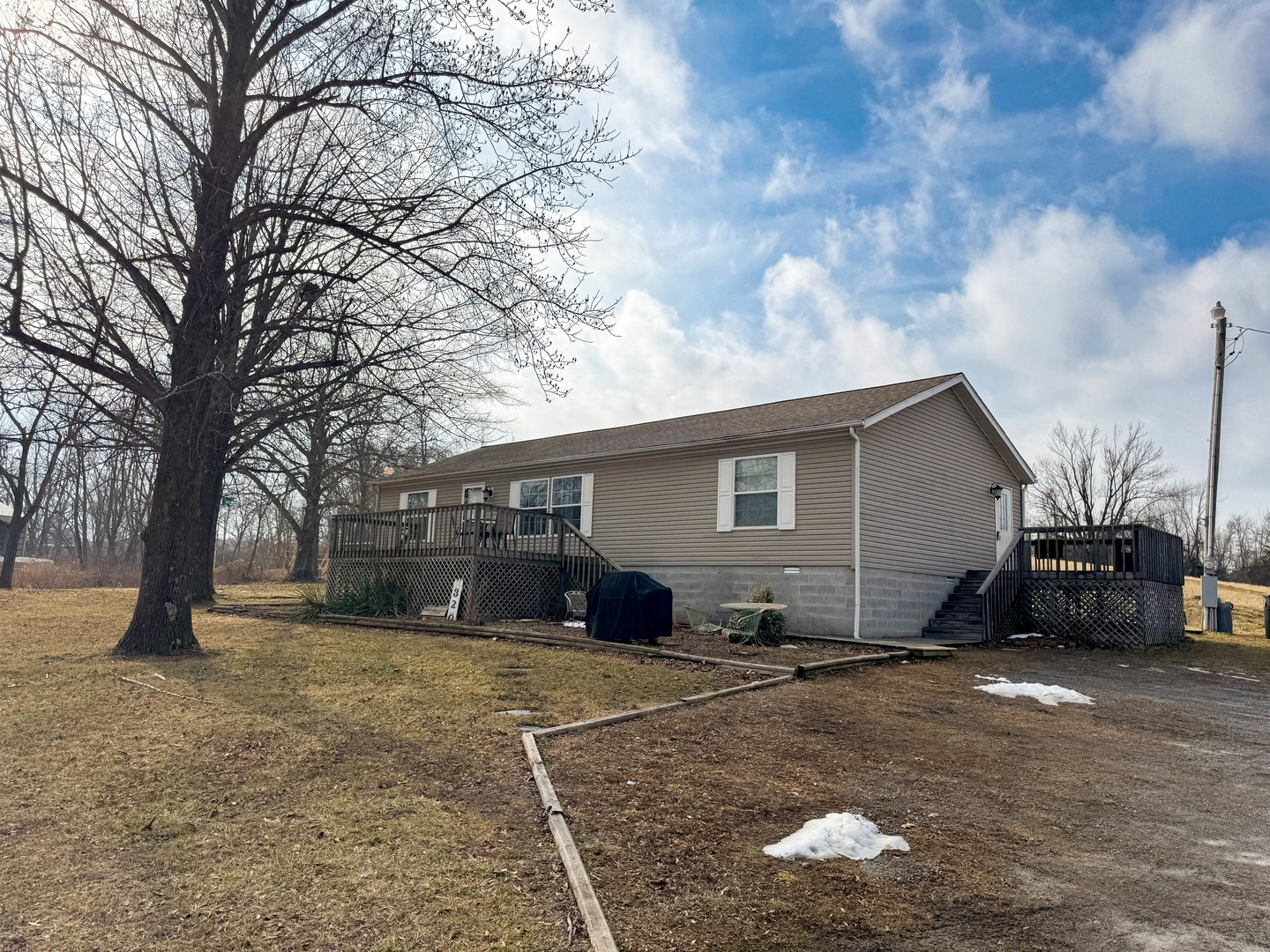 320 North Old Marion Road Goreville, IL 62939 - Photo 4 of 32
