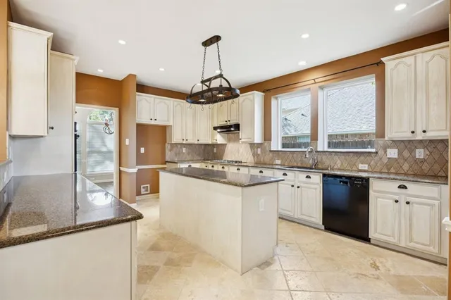 $474,900 | 6645 Barclay Lane, Garland, TX 75044