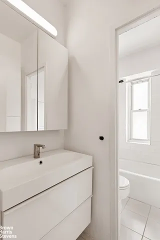 $1,420,000 | 60 East 8th Street, Unit 12N | Greenwich Village