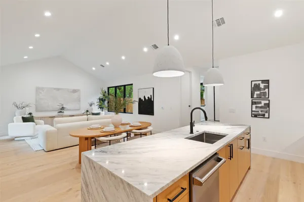 $1,100,000 | 2611 Oak Crest Avenue, Unit B, Austin, TX 78704