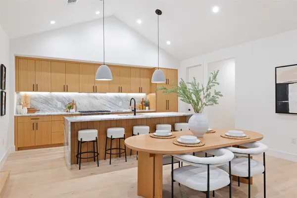 $1,100,000 | 2611 Oak Crest Avenue, Unit B, Austin, TX 78704