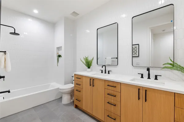 $1,100,000 | 2611 Oak Crest Avenue, Unit B, Austin, TX 78704