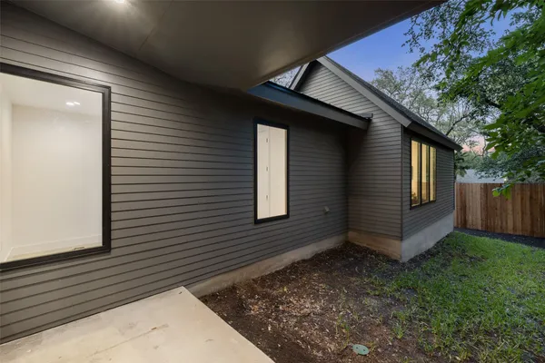 $1,100,000 | 2611 Oak Crest Avenue, Unit B, Austin, TX 78704