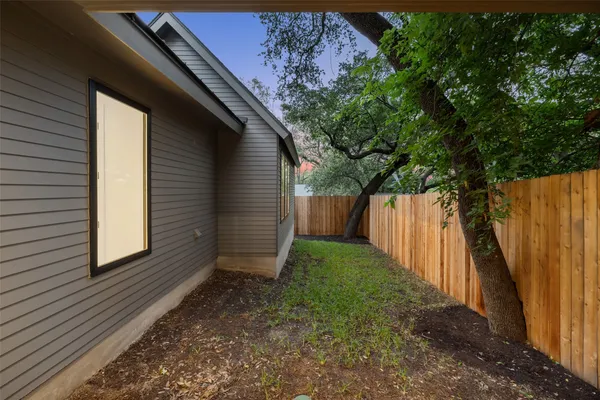 $1,100,000 | 2611 Oak Crest Avenue, Unit B, Austin, TX 78704
