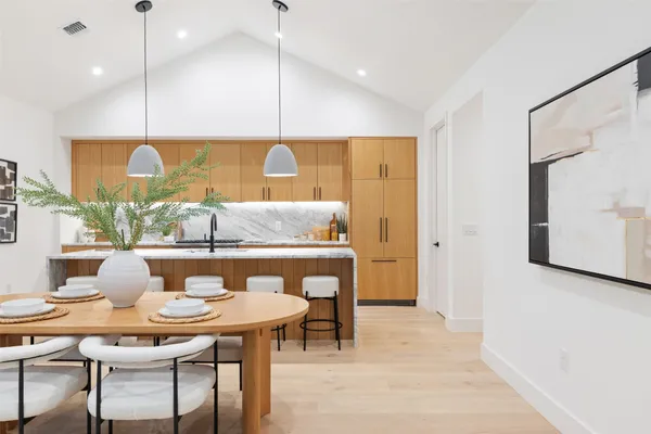 $1,100,000 | 2611 Oak Crest Avenue, Unit B, Austin, TX 78704